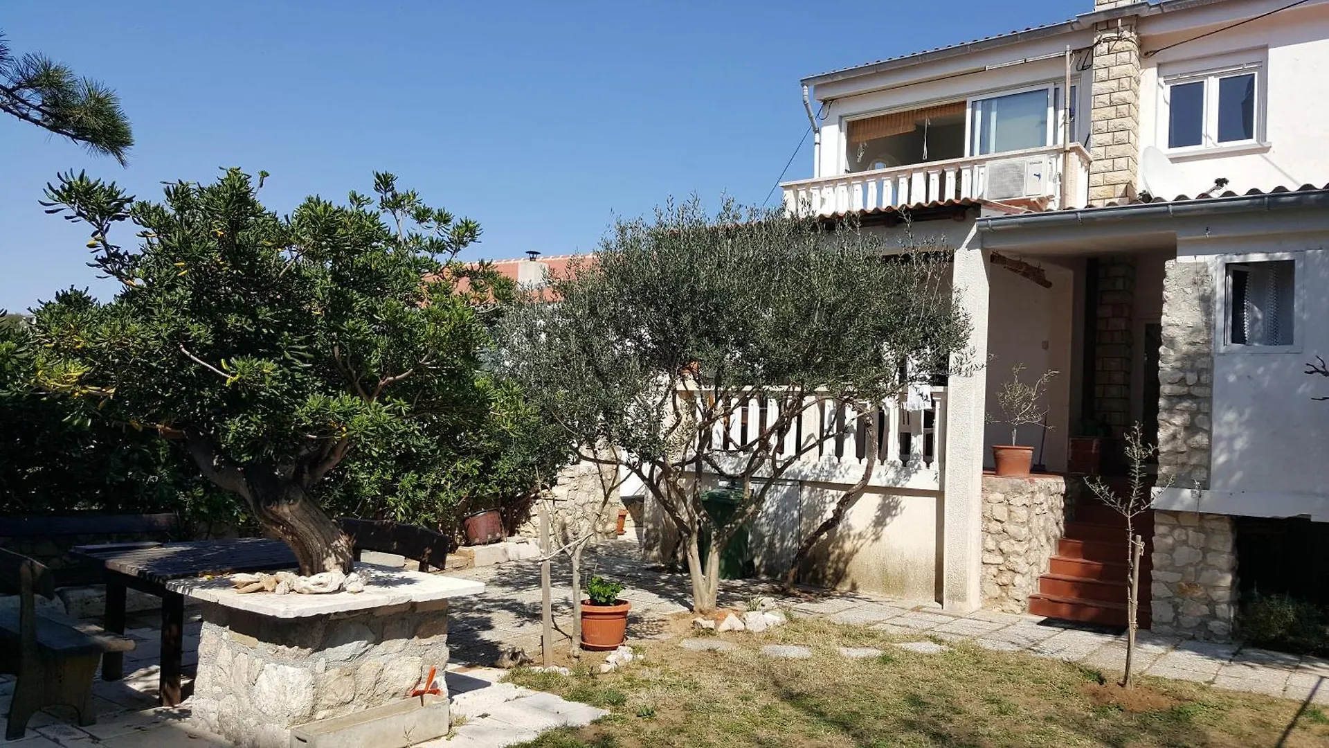 Veli Brig Apartment باغ